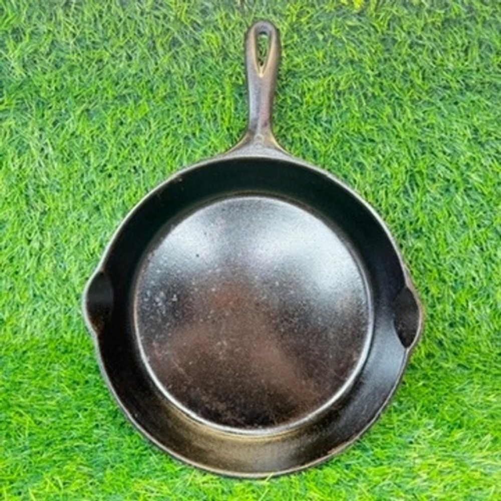 Wagner Ware Cast Iron Skillet Sydney -O- 8 Black Vintage 1058 P Cookware Vintage